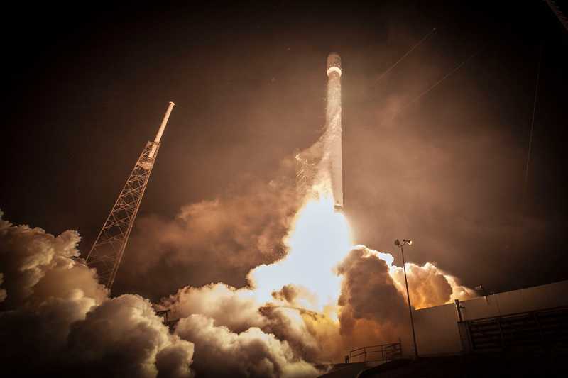 Hatvan műholdat bocsátott fel a SpaceX
