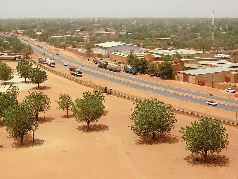 Fegyveresek megöltek hat francia segélymunkást Nigerben