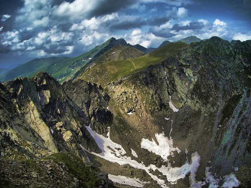 Holtan találták a Fogarasi havasok egyik szakadékában Török Zsolt aradi hegymászót