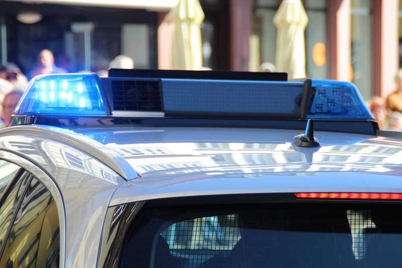 A Dunába csúszott egy rendőrök által üldözött autó