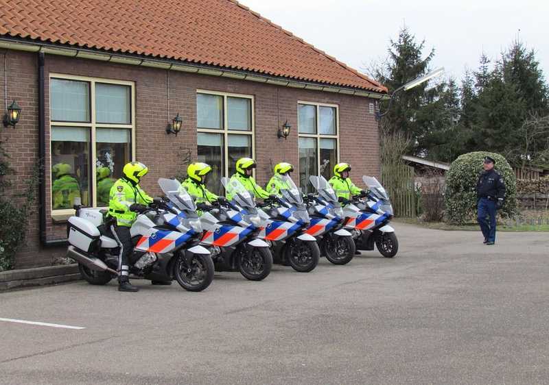 A holland rendőrségnél betiltják a vallási szimbólumok viselését