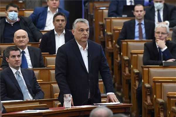 Orbán: szerdán várható döntés a kijárási korlátozások jövőjéről