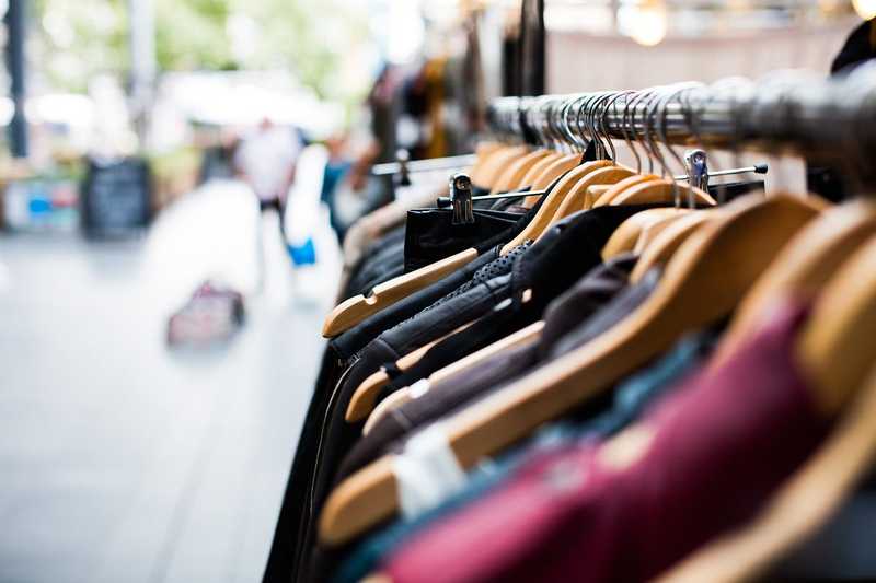 Franciaország fizet a ruhajavításért, hogy kevesebb terméket dobjanak ki